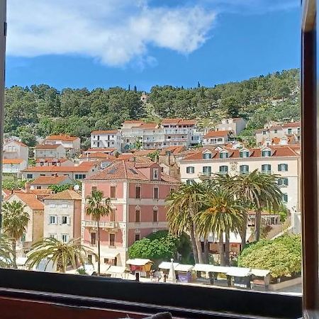 Apartment Lilly With Amazing City View Hvar Town Exteriör bild