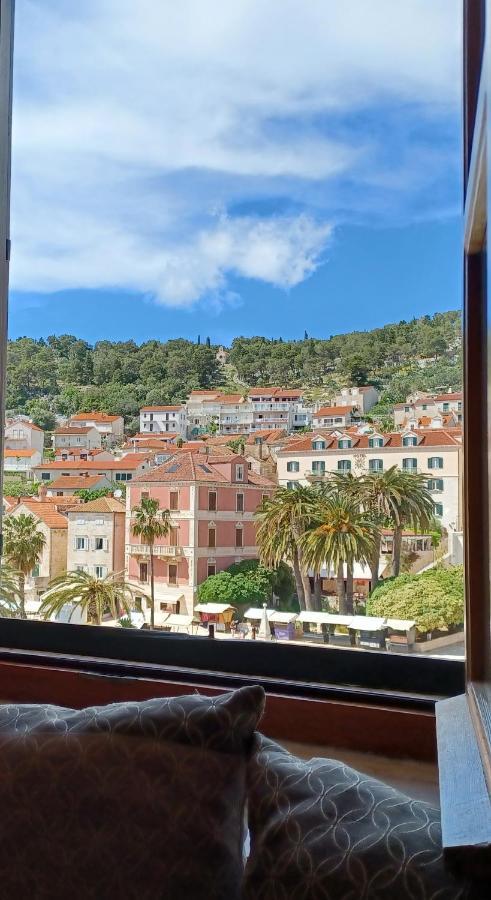 Apartment Lilly With Amazing City View Hvar Town Exteriör bild
