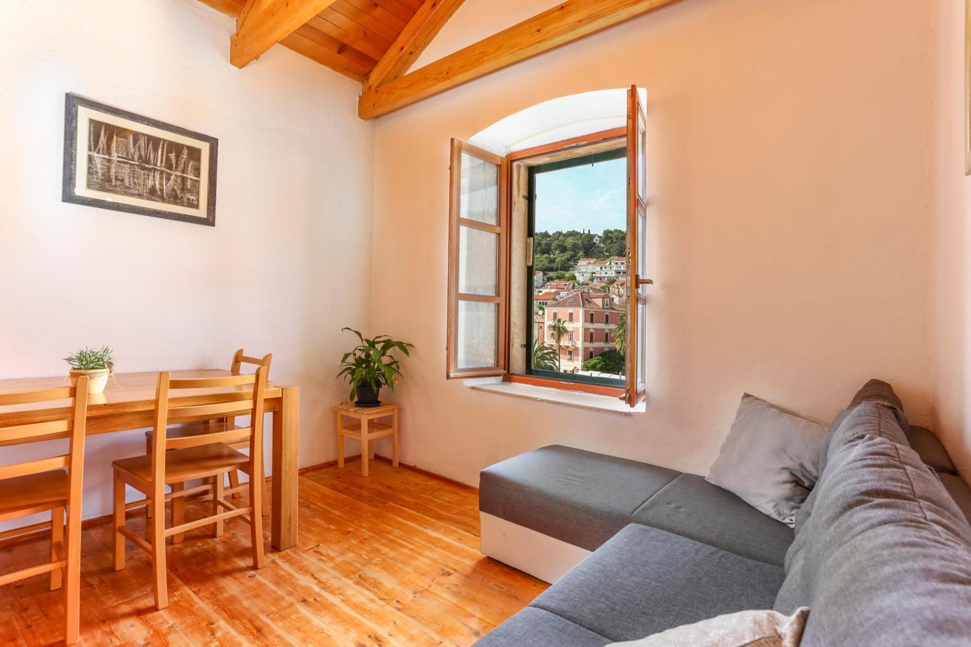 Apartment Lilly With Amazing City View Hvar Town Exteriör bild