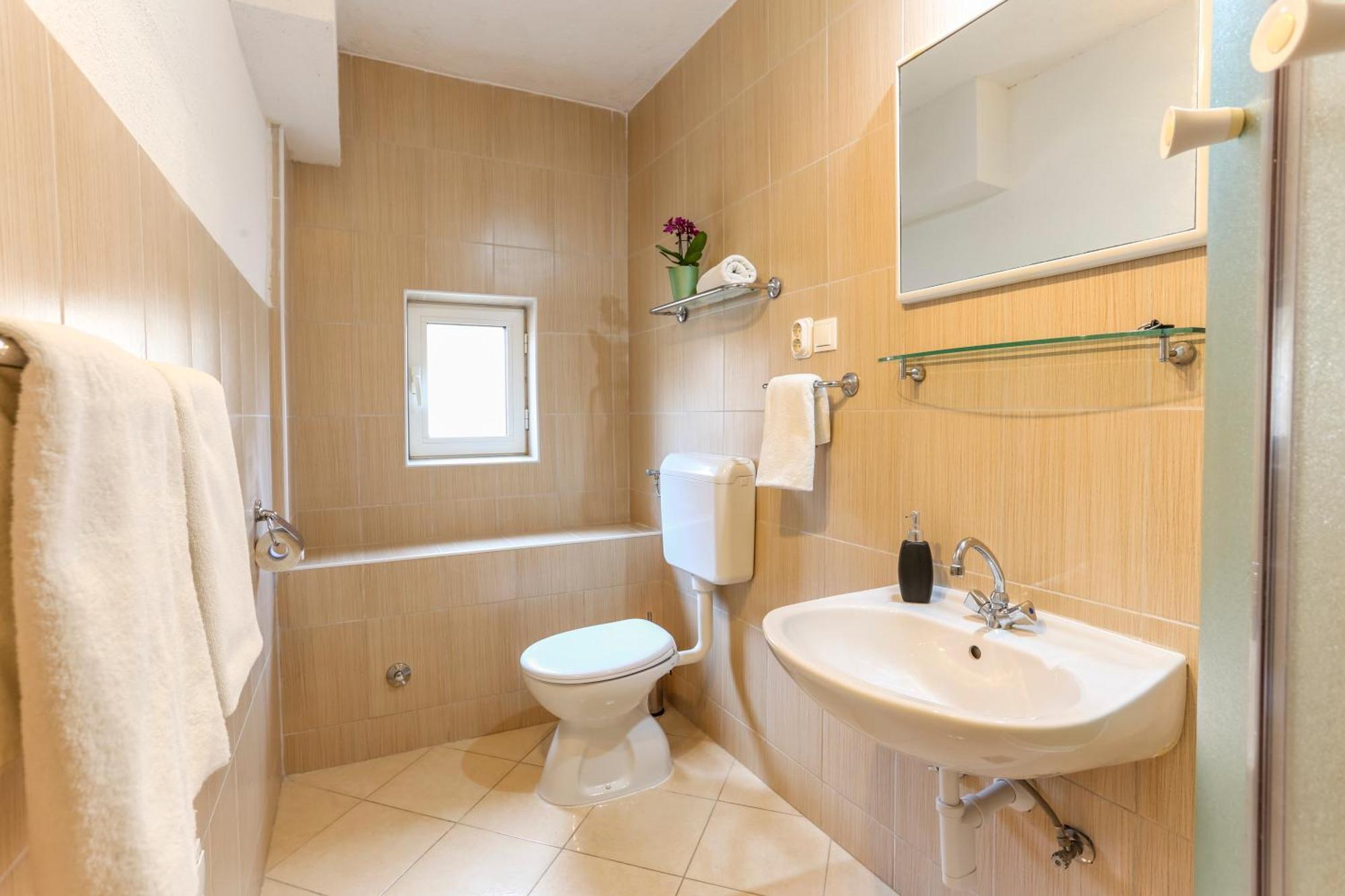 Apartment Lilly With Amazing City View Hvar Town Exteriör bild