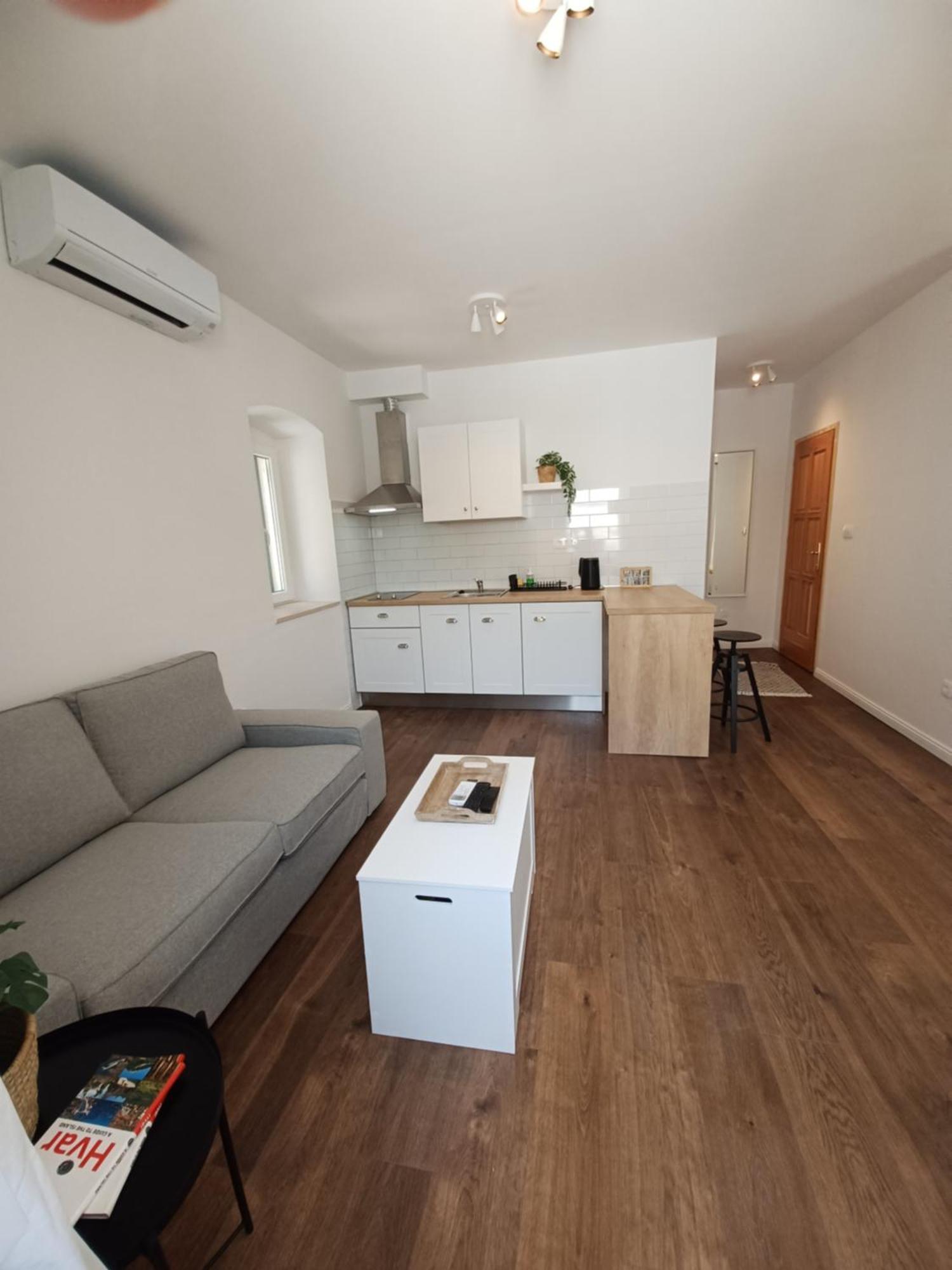 Apartment Lilly With Amazing City View Hvar Town Exteriör bild