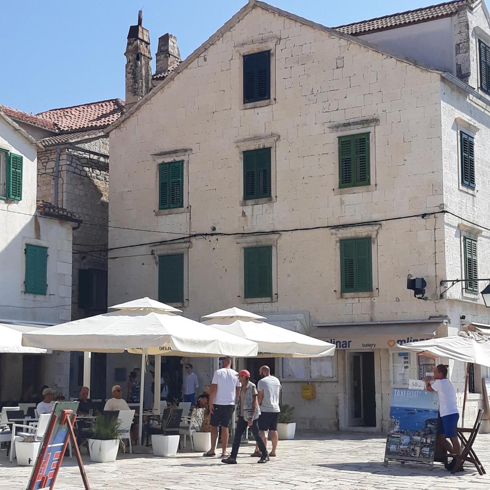 Apartment Lilly With Amazing City View Hvar Town Exteriör bild