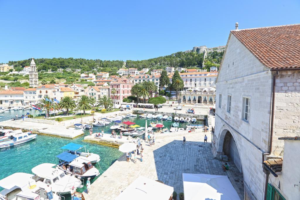 Apartment Lilly With Amazing City View Hvar Town Exteriör bild